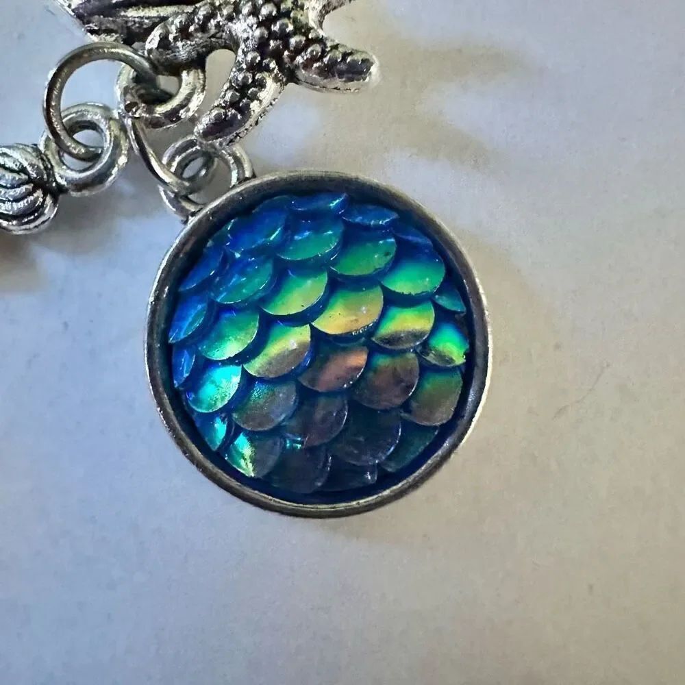 Mermaid charm keychain - Picture 5 of 8